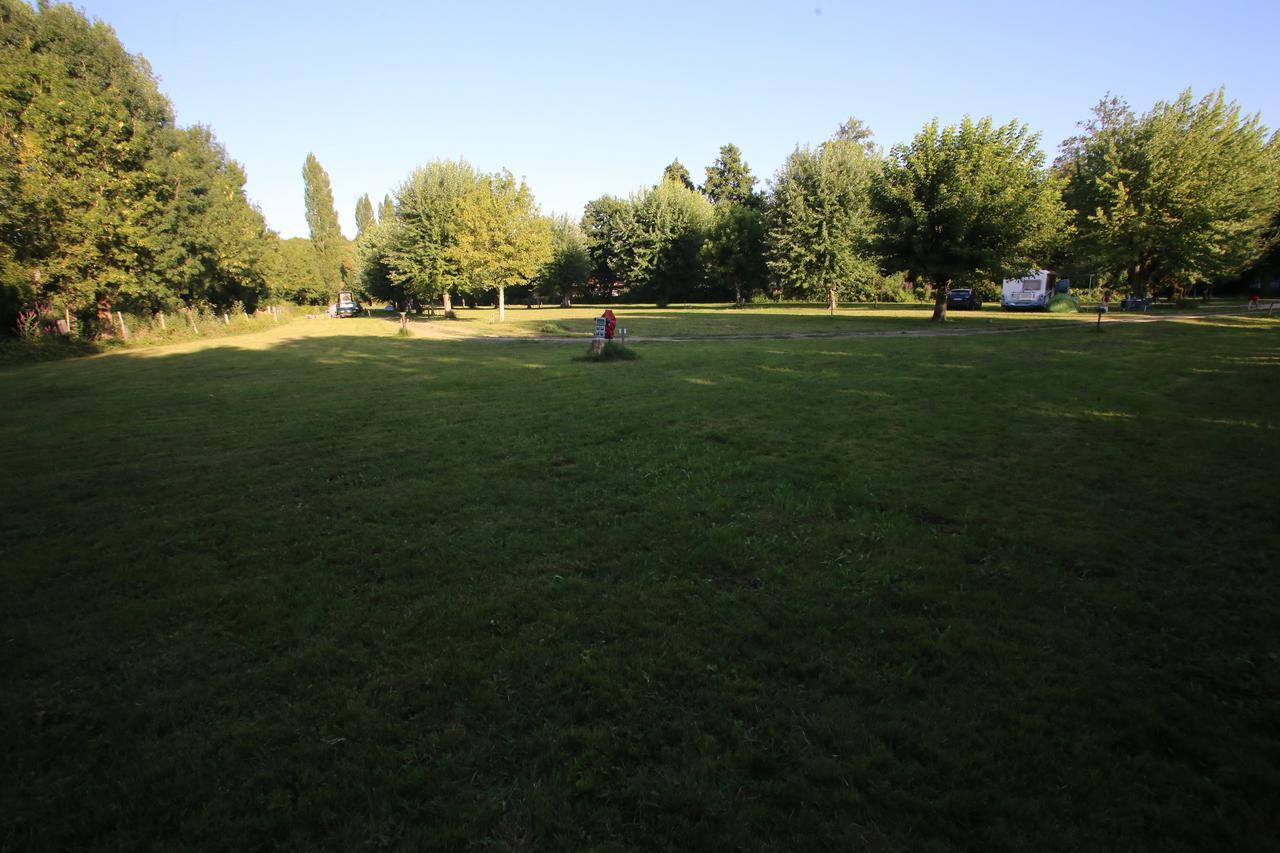 Camping L'Ilot Du Chail Sansais Kültér fotó