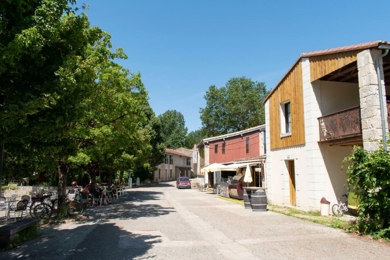 Camping L'Ilot Du Chail Sansais Kültér fotó